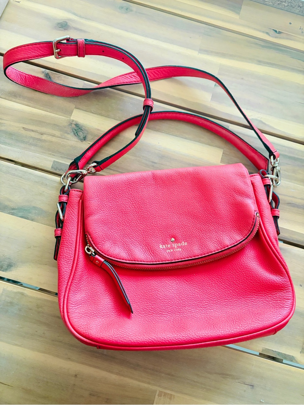Kate Spade pebble leather crossbody - neon coral orange - removable strap
